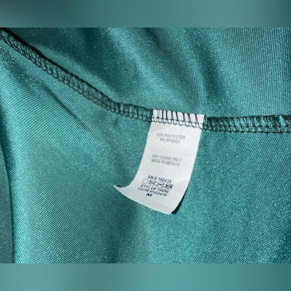 Green Boutique Top - Picture 4 of 5